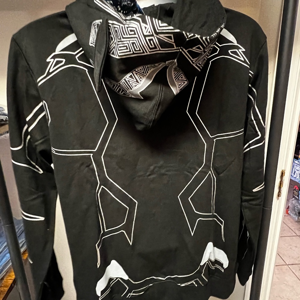 Bioworld Blank Panther Zip-up Sweater Size M